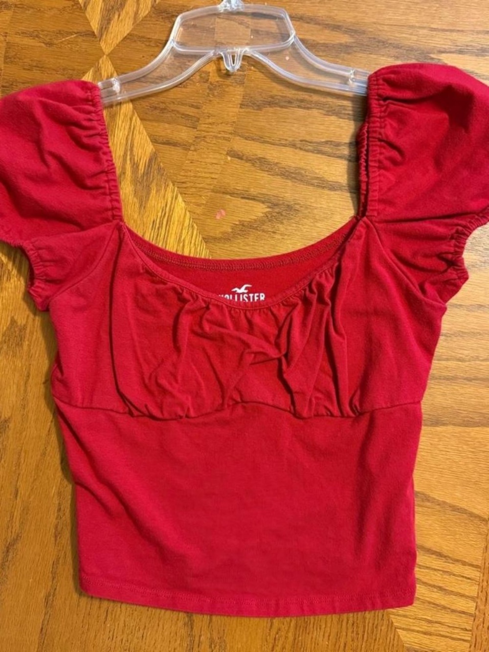 Hollister red crop top blouse with puff sleeves, Size small